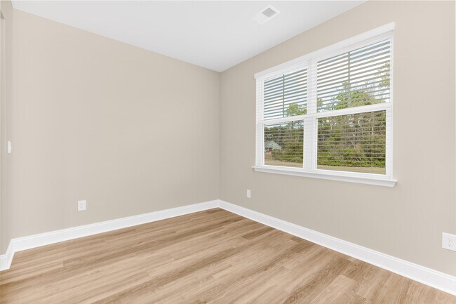 Building Photo - 7068 Shooting Star Way