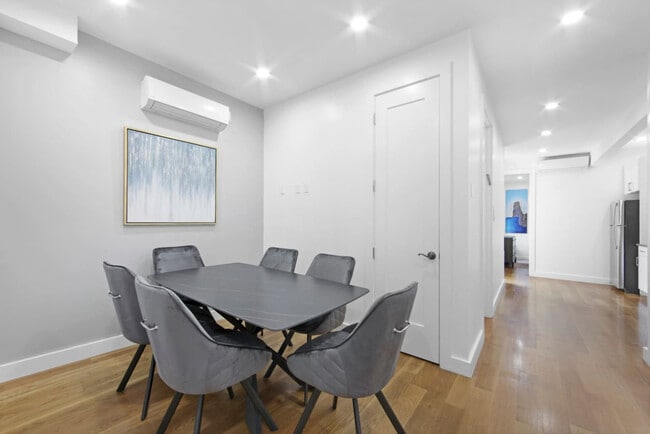 Building Photo - 564 W 182nd St