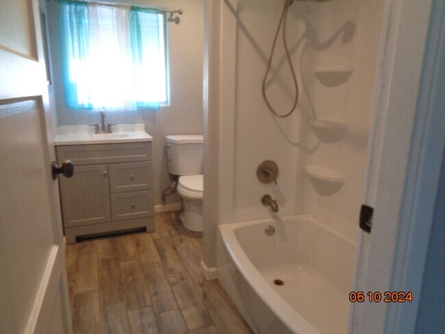 Building Photo - Bruckner/51st St West