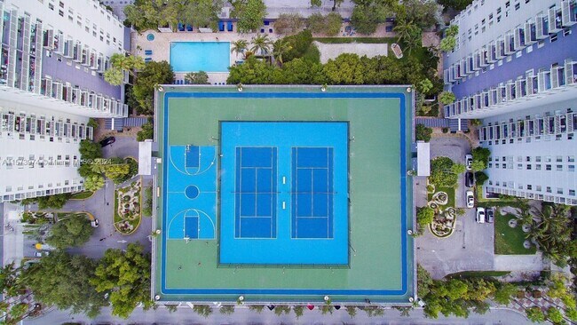 Building Photo - The Madison