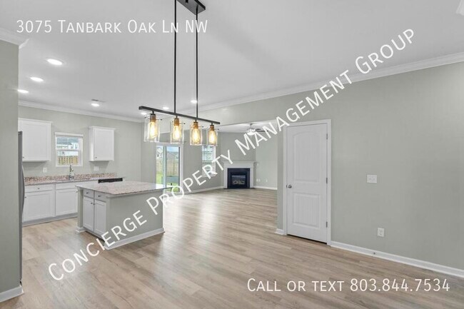 Building Photo - 3075 Tanbark Oak Ln NW