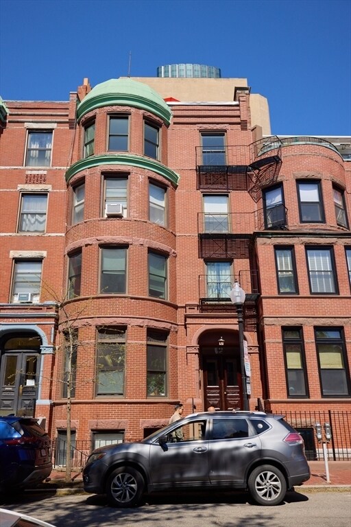 Building Photo - 123 St Botolph St