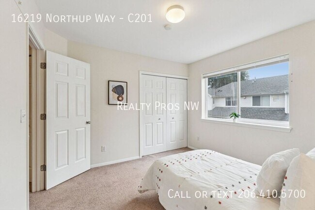 Building Photo - 16219 Northup Way