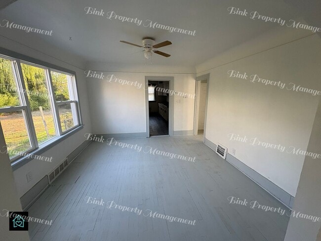 Building Photo - 17390 Waltham St