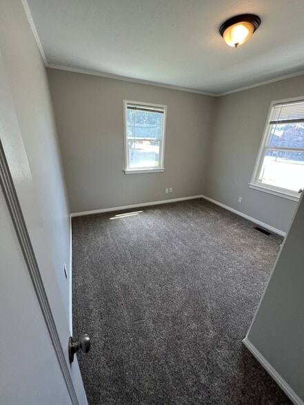 Building Photo - 633 E 500 S