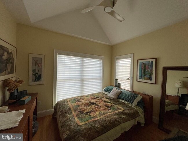 Building Photo - 19 Sunset Dr