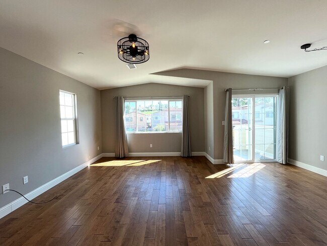 Building Photo - 267 Via las Casitas