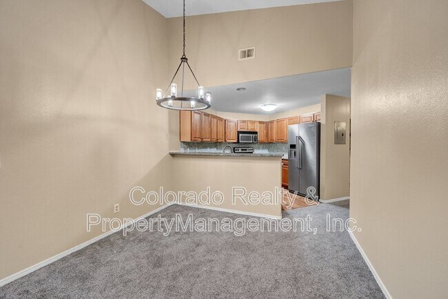Building Photo - 8601 E Dry Creek Rd