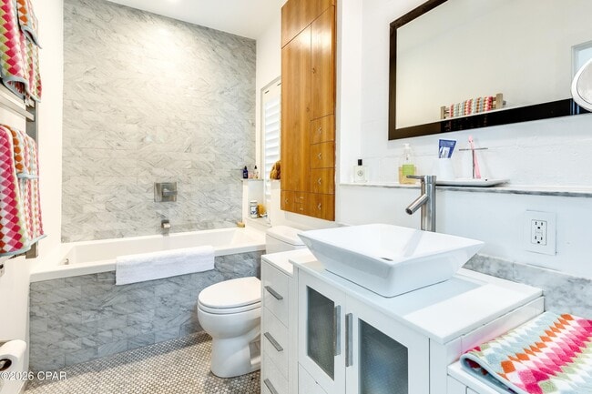 Building Photo - 2979 S County Hwy 395