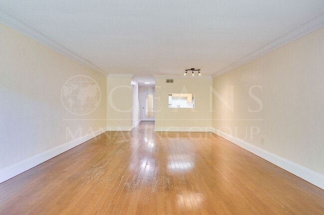 Building Photo - WATERFRONT TRAILS TOWNHOME