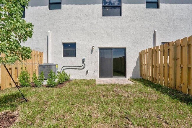 Building Photo - 11926 SW 247th Ter