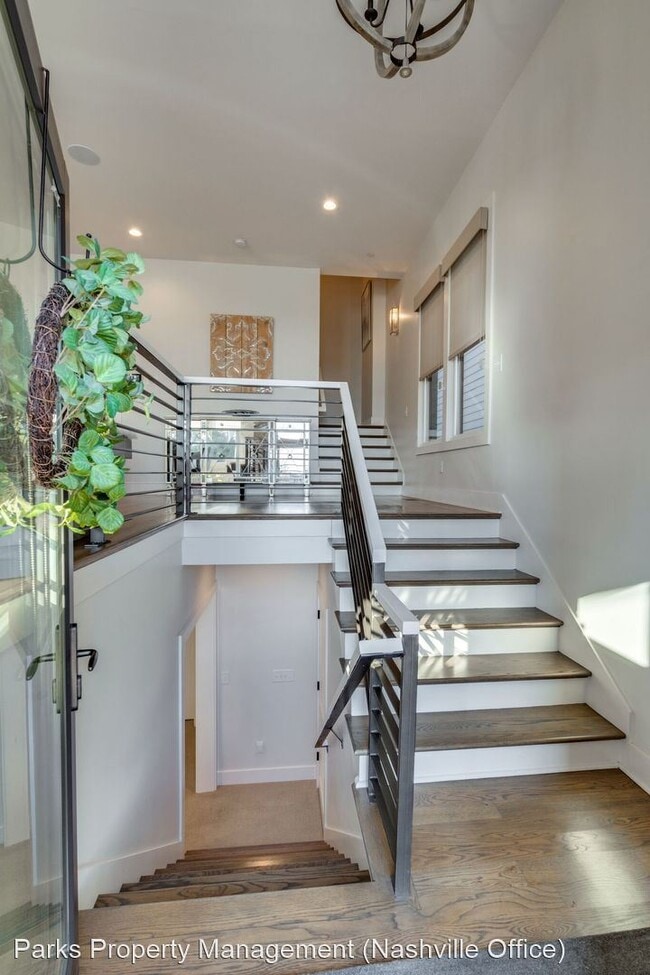 Building Photo - 3 br, 5 bath House - 206 S. 10th Street