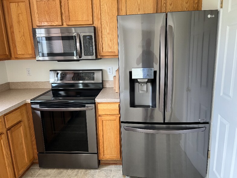 Building Photo - 1014 Zircon Ct