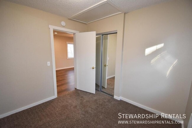 Building Photo - 195 N 9th St