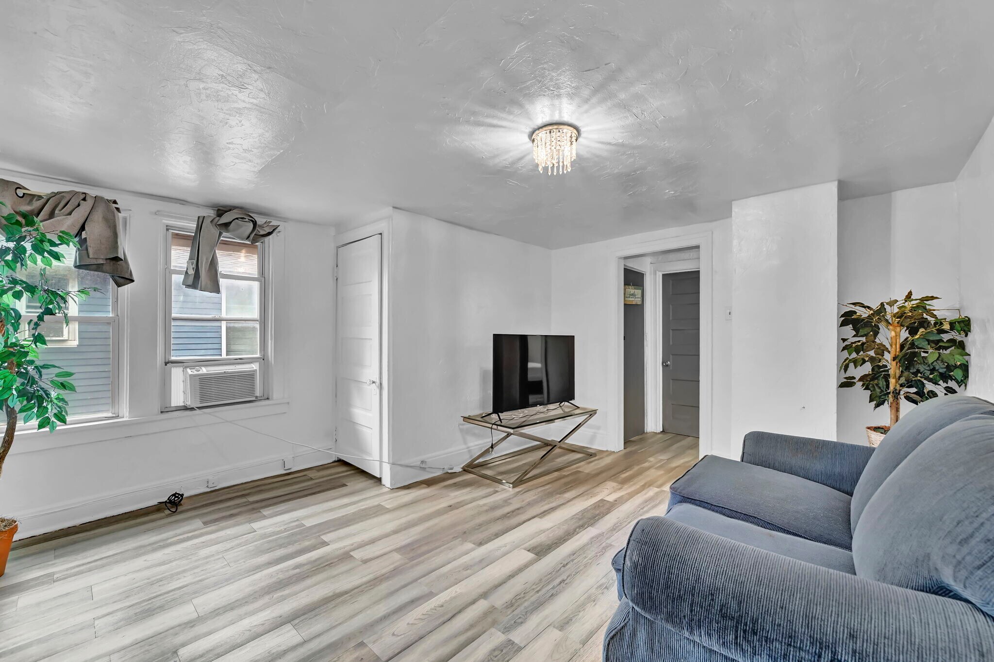 Building Photo - 427 E 156th St