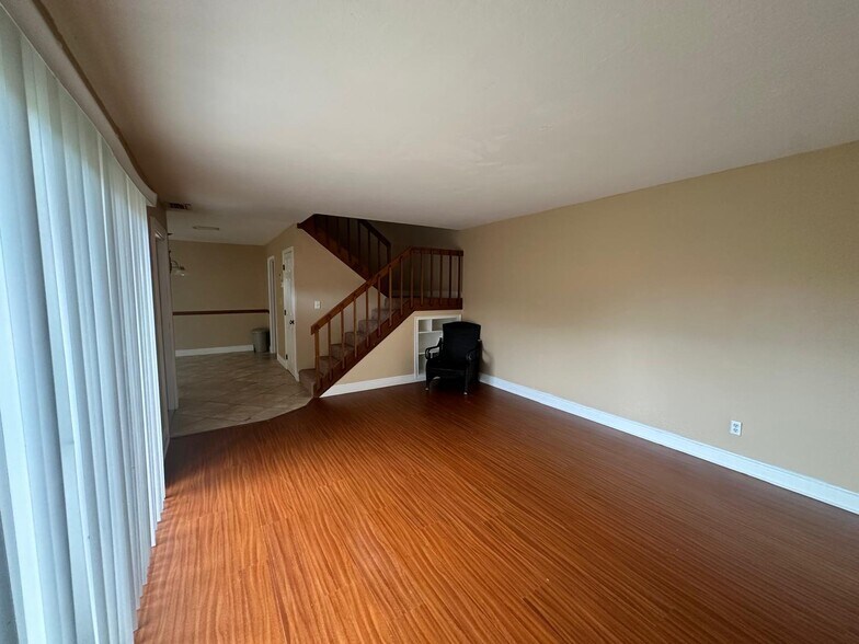 Building Photo - 1709 Park Meadows Dr