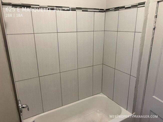 Building Photo - 625 E Marquette Rd