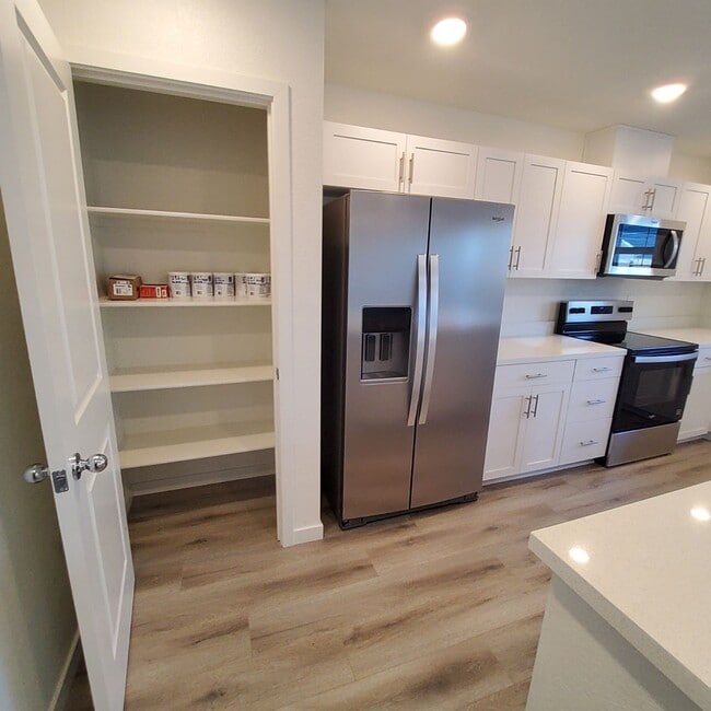 Building Photo - 2209 George Dr