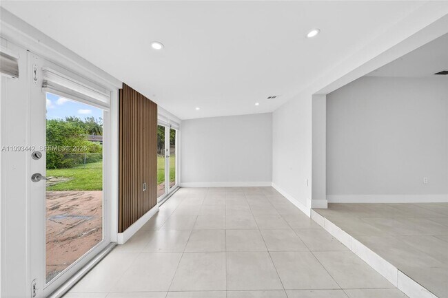 Building Photo - 7261 SW 21st St