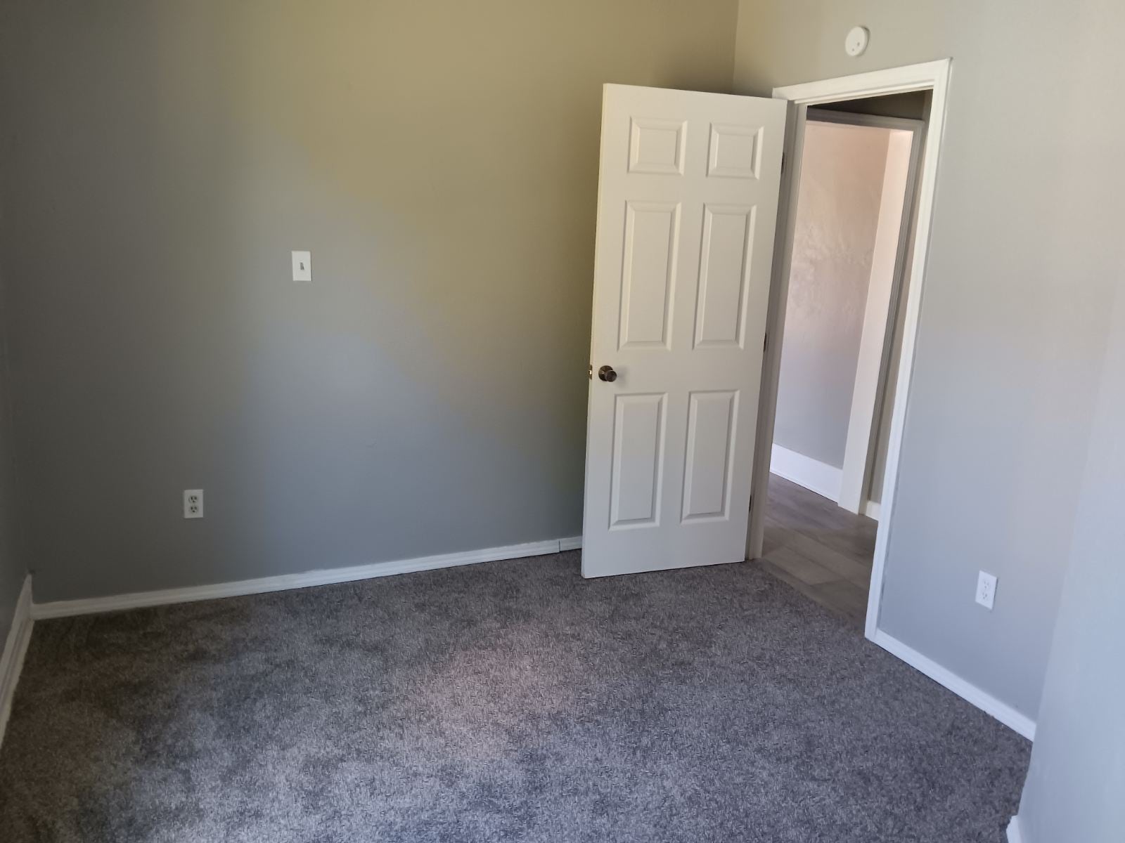 Building Photo - 608 E Perkins Ave