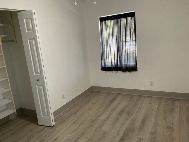 Building Photo - Lake view is quiet