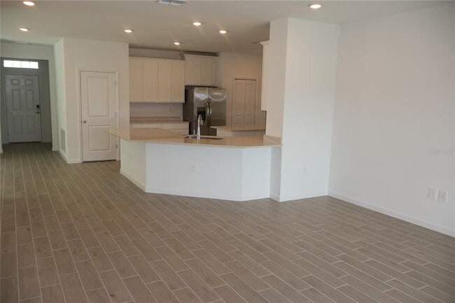 Building Photo - 3260 NE 40th Ln