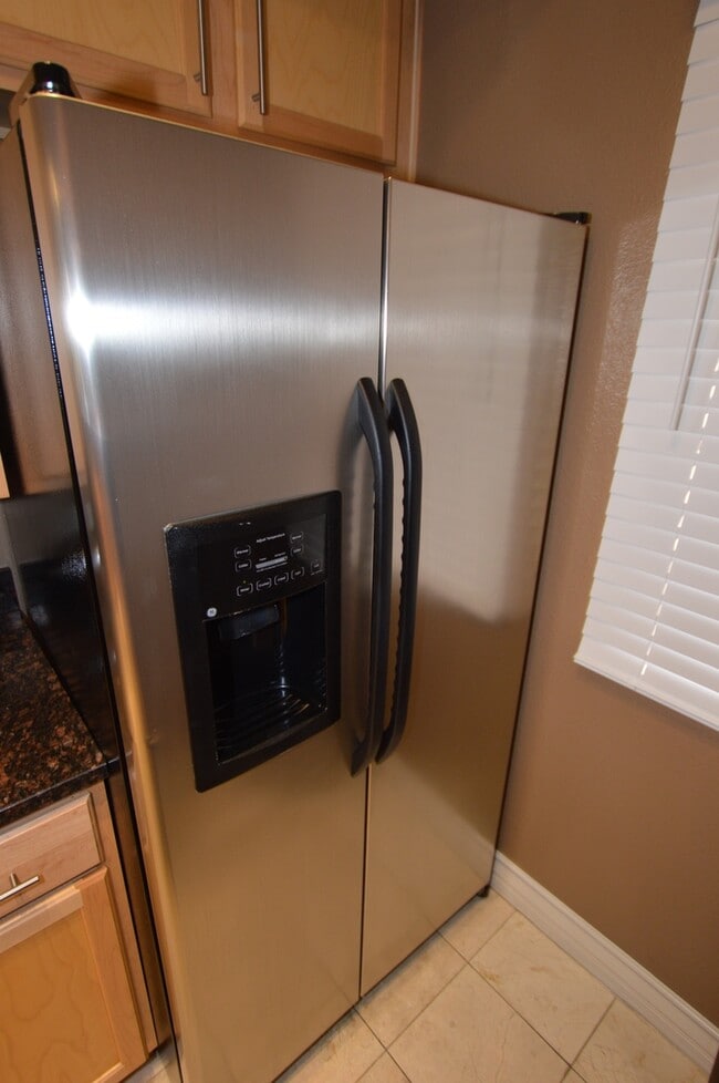 Building Photo - Meridian FURNISHED 2 BDR /2 BATH Luxury Co...