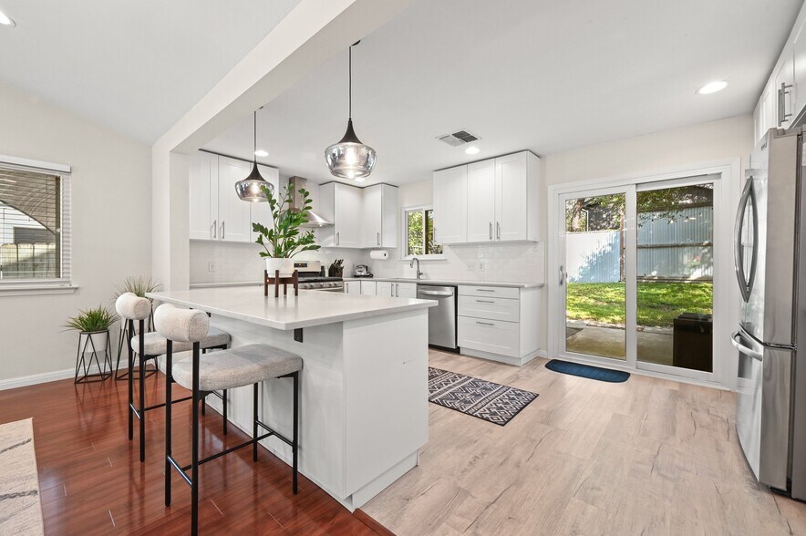 Building Photo - 7806 Lowdes Dr