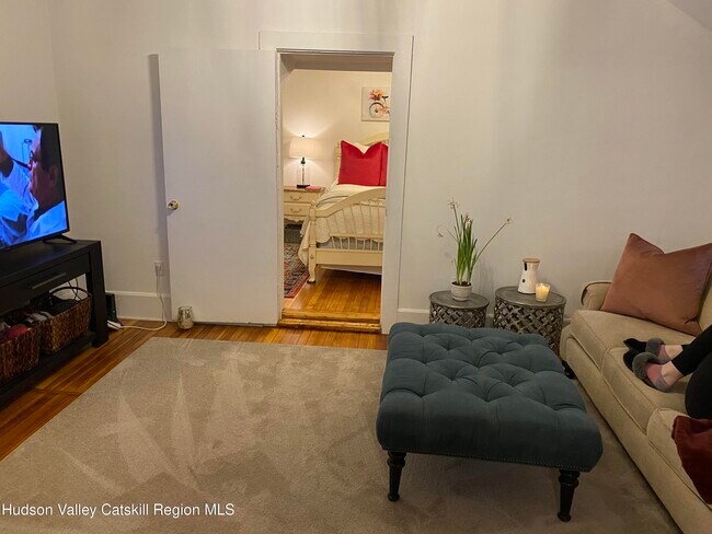 Building Photo - 502 Warren St