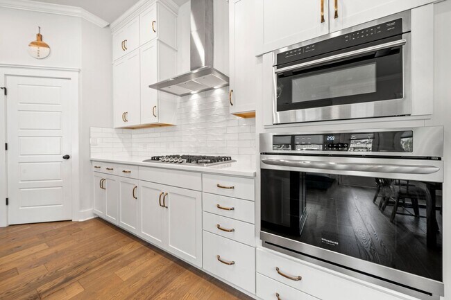 Building Photo - 2506 Lola Ave