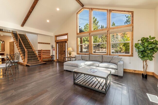 Building Photo - Stunning 4-Bedroom Home with Amazing Views, EV Charger & Solar in Big Bear!