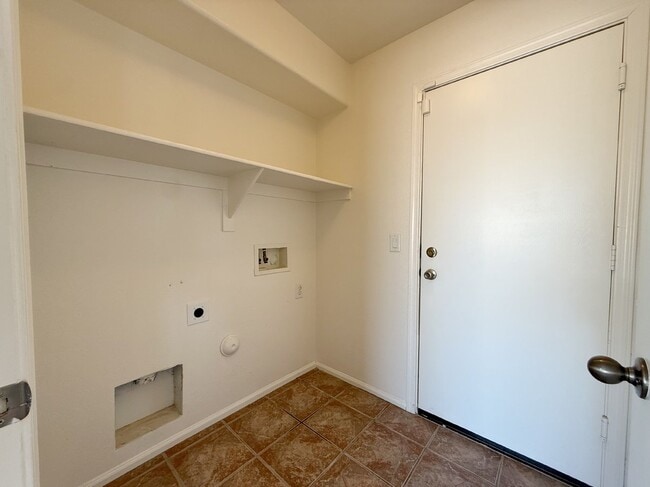 Building Photo - 4802 W Fawn Dr