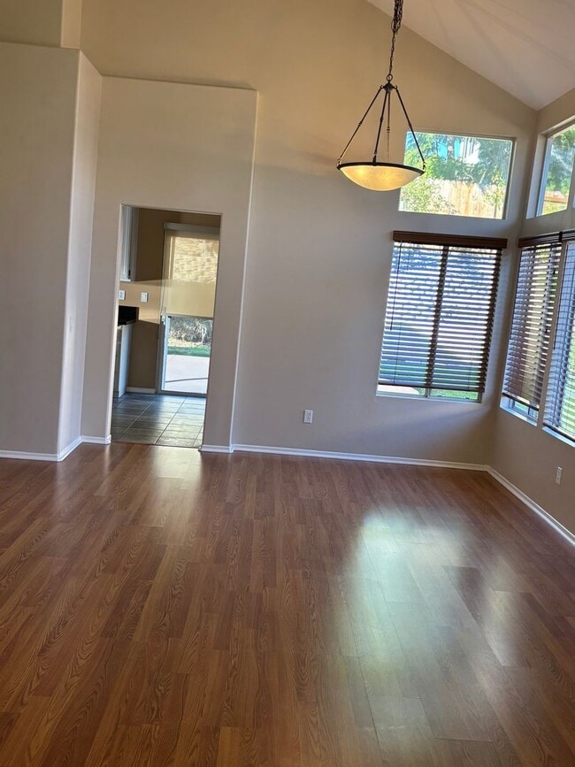 Building Photo - Coming Soon !!!!Beautiful  4 bedrooms, 2 full bathrooms Tenant Occupied. Please call to Schedule!!