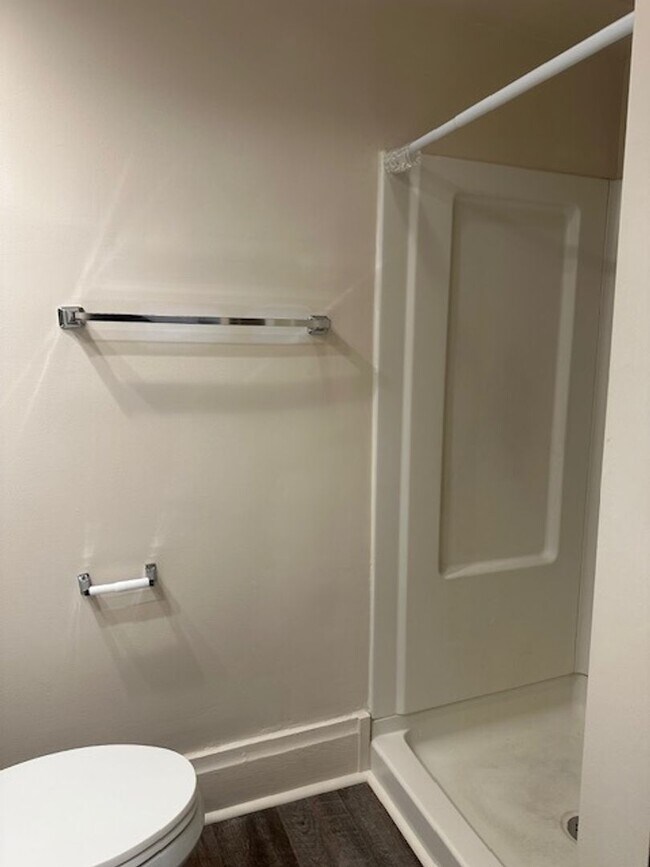 Building Photo - 570 Race St