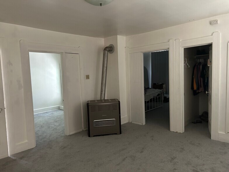 Building Photo - 6701 Hope Ave