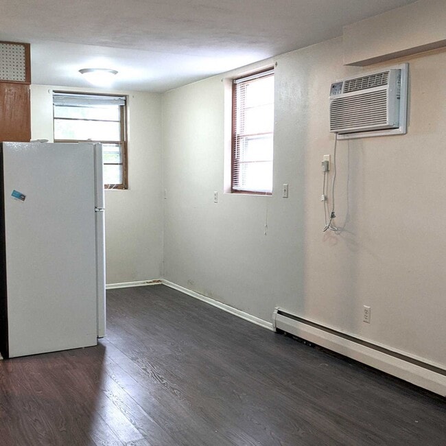 Interior Photo - Parklawn