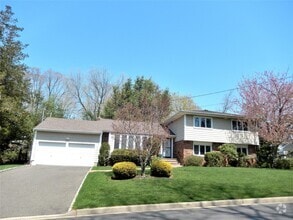 Building Photo - 36 Long Ridge Rd