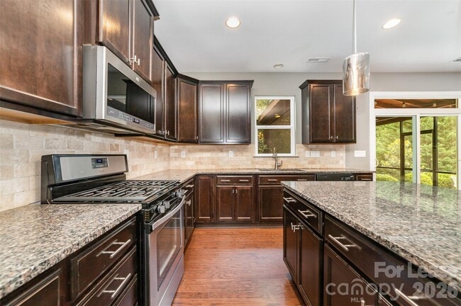 Building Photo - 3004 Fallondale Rd