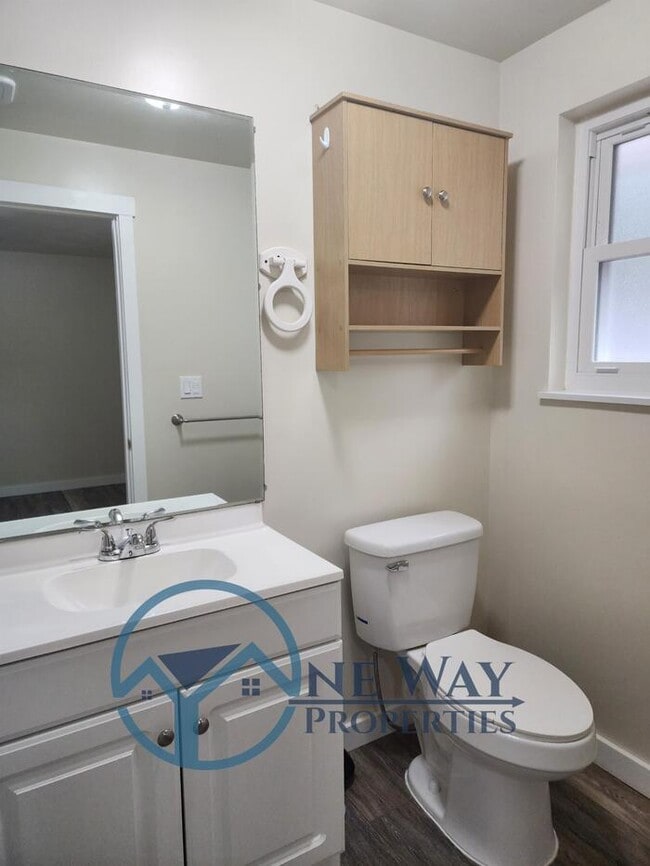 Building Photo - 4624 Grandview Dr W