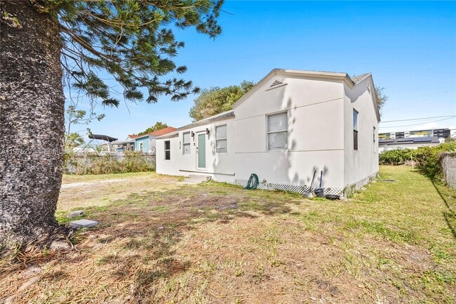 Building Photo - 919 NW 66th St