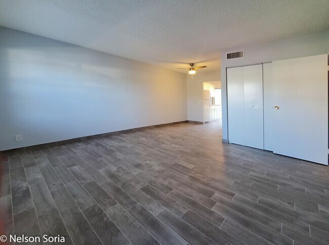 Building Photo - 4 Abbey Ln