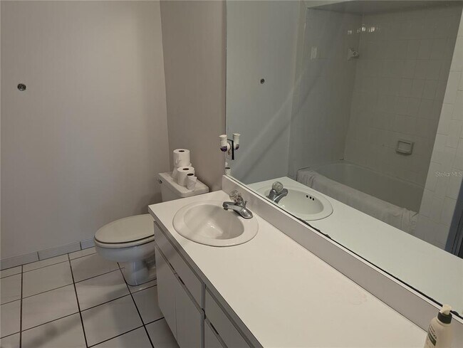 Building Photo - 1107 W Coral St