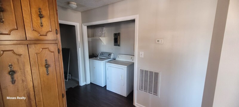 Building Photo - 1603 N Main St