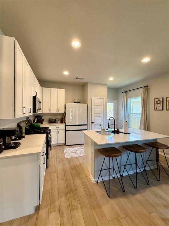 Building Photo - 5216 Lomasso Dr