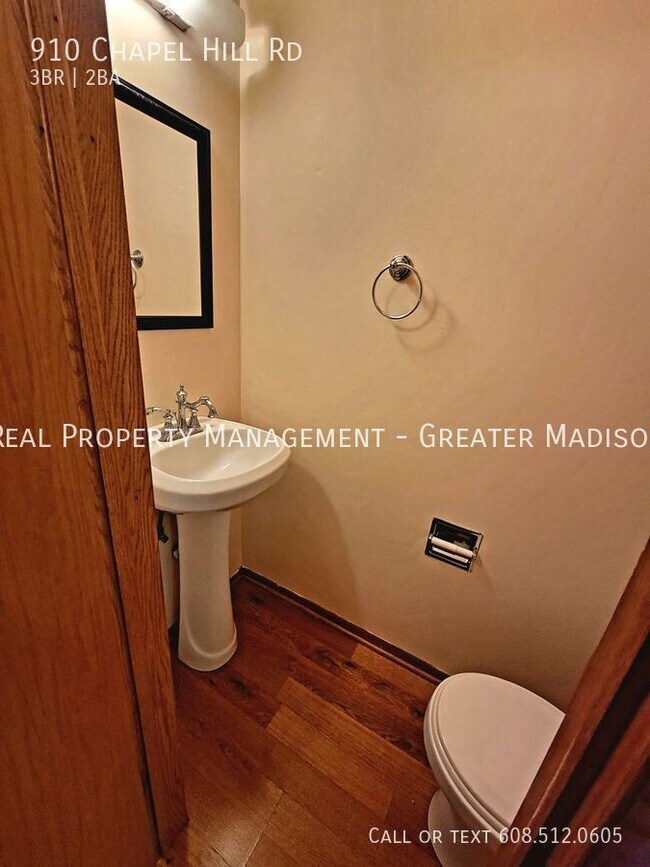Building Photo - Private Corner Lot Duplex in Quiet Neighbo...