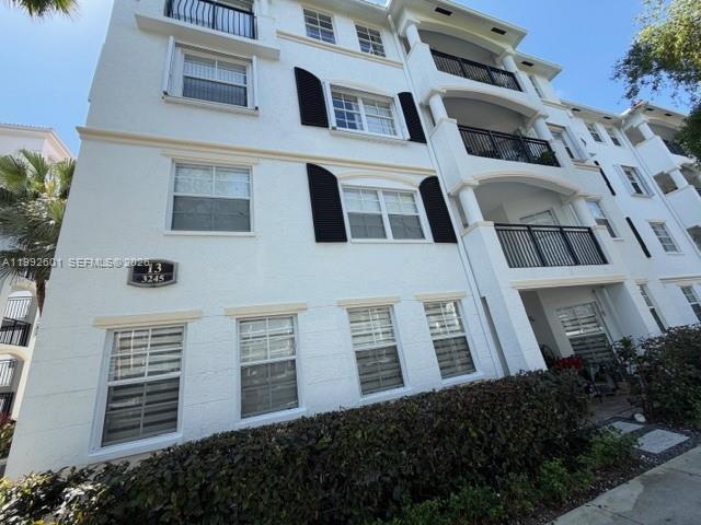 Building Photo - 3245 NE 184th St