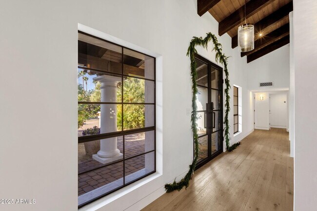 Building Photo - 6954 E Caballo Dr