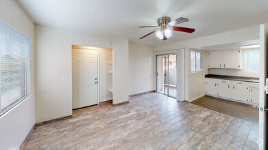 Building Photo - High, 730A-D