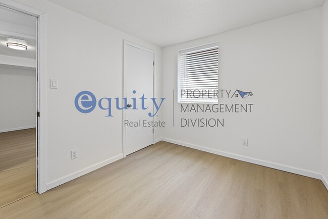 Building Photo - 8894 S 540 E
