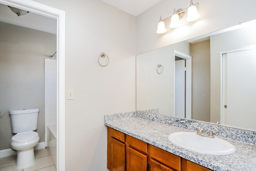 Building Photo - 109 Quiet Desert Ln